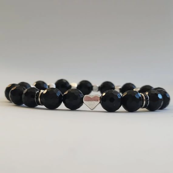 CSodálatosan csillogó ónix karkötő