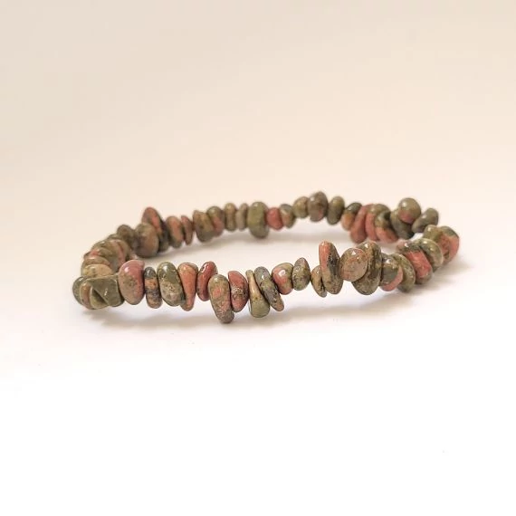 Unakit gömbölyített szemcsés ásvány karkötő