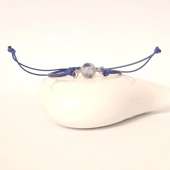 Szodalit golyós karkötő