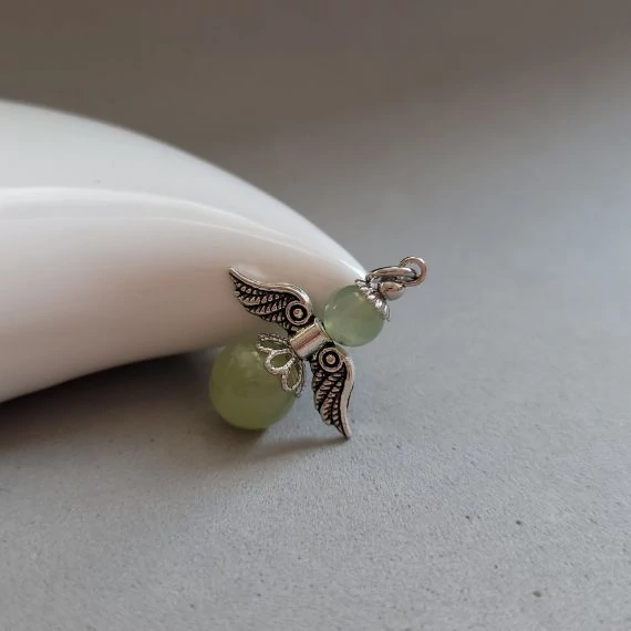 Jade őranygal medálka