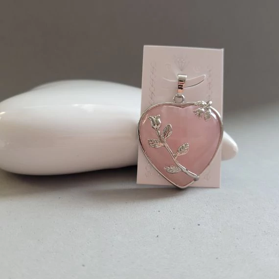 Rózsakvarc medál szív alakú virágos antiallergén foglalatban
